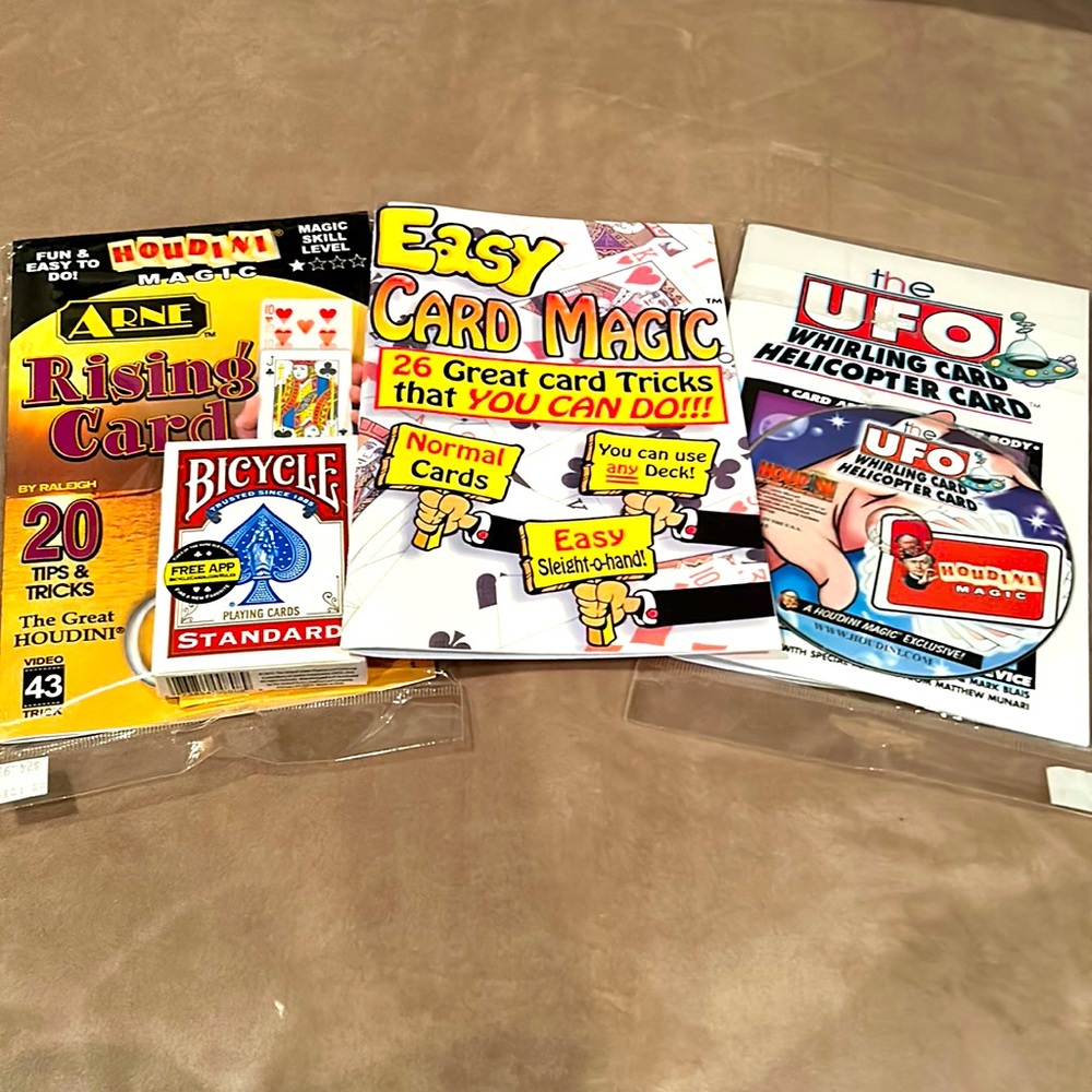 Bundle of Magic 🪄 Books & Tricks opened but never used Gift for Kids or Adults
